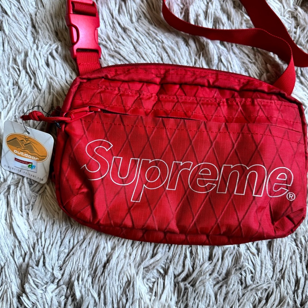 Supreme Red Shoulder Bag - Picture 2 of 5